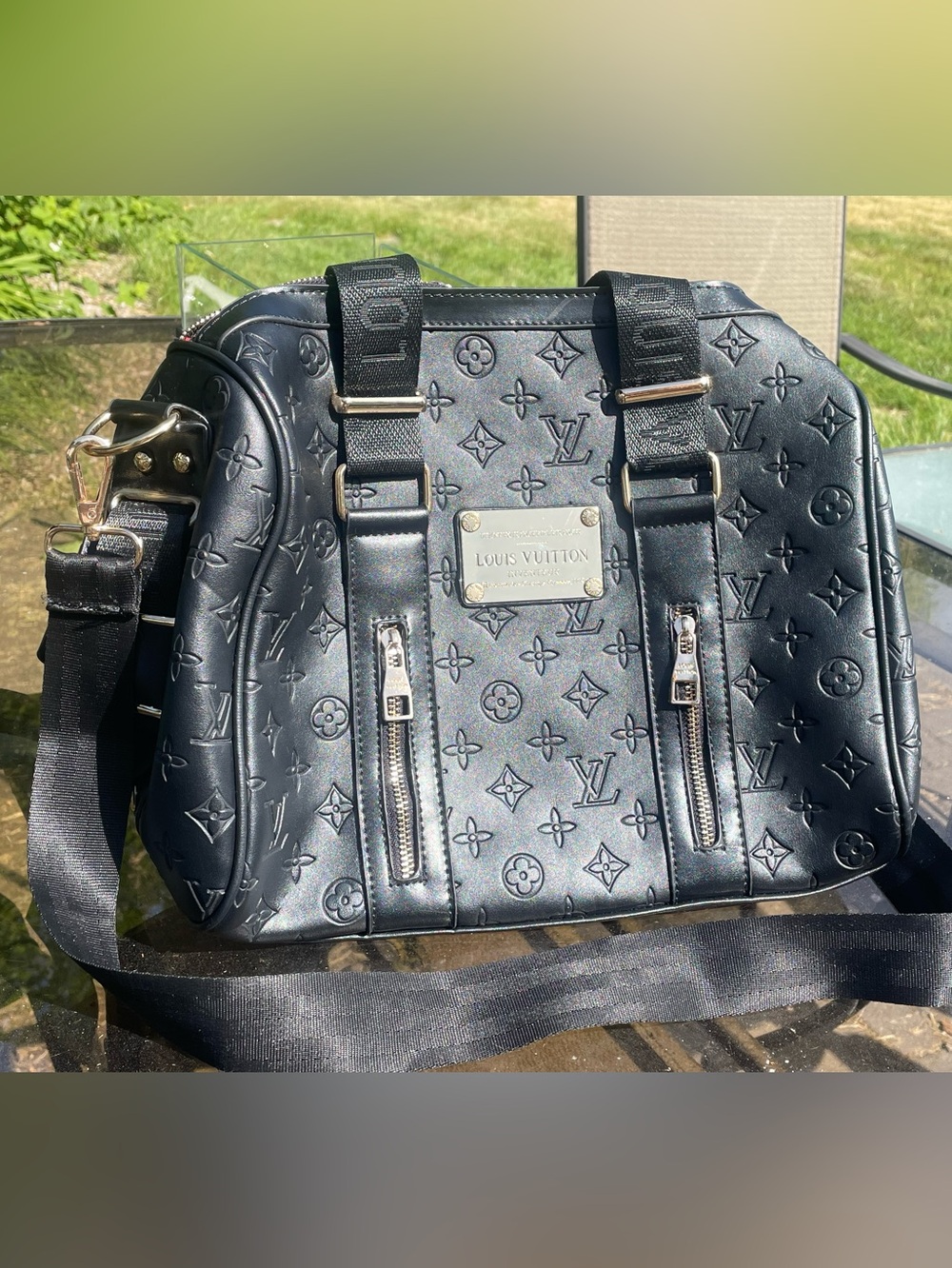 LVee monogram logo messenger bag purse crossbody really sharp 🔥🔥💕